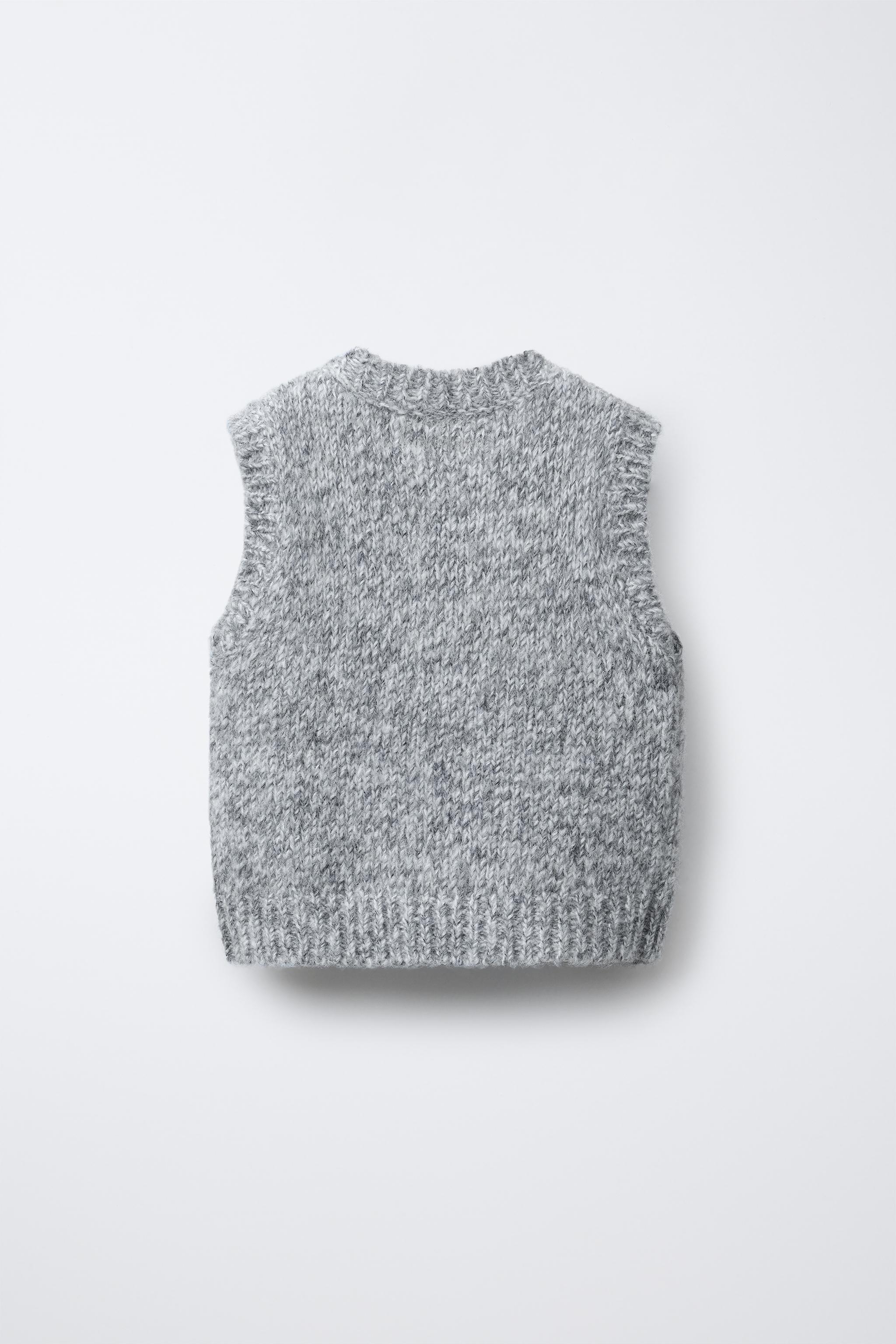 KNIT VEST